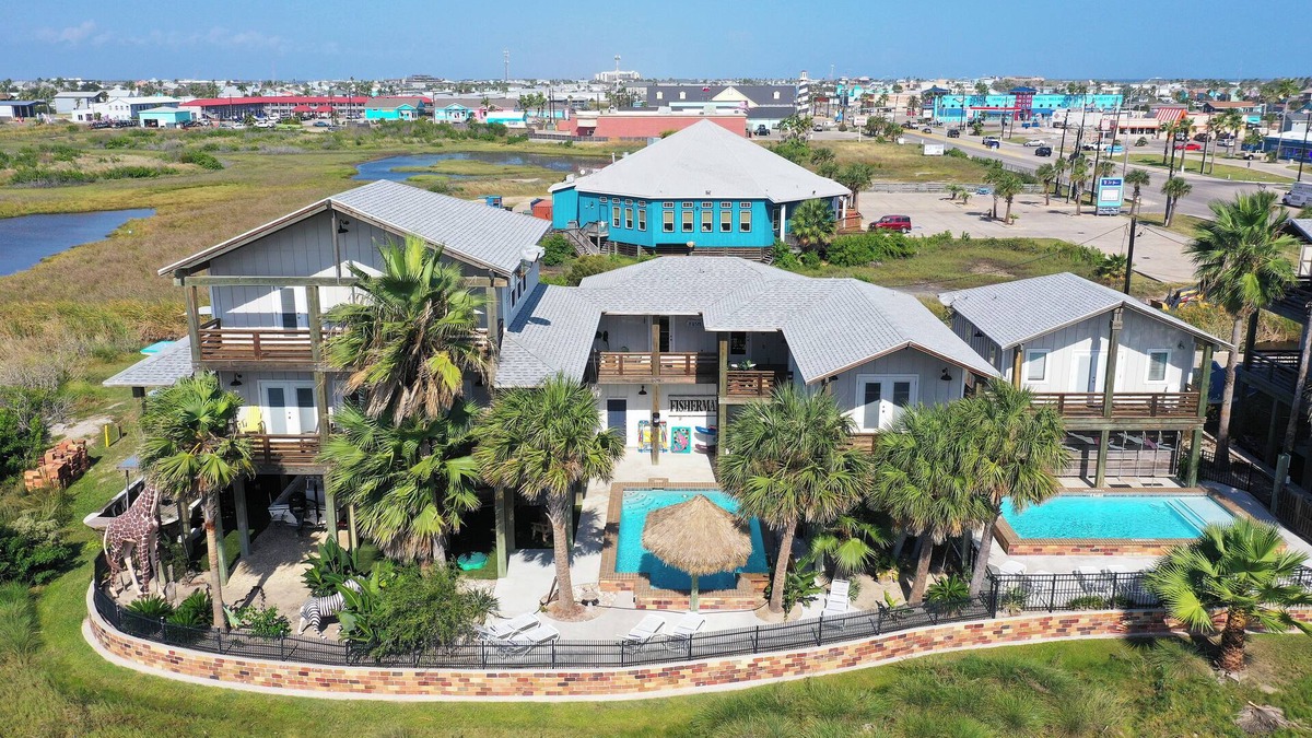 Port Aransas House | Fish Camp Buyout by AvantStay | Unique 6BDR Escape, Private Pool + Views!
