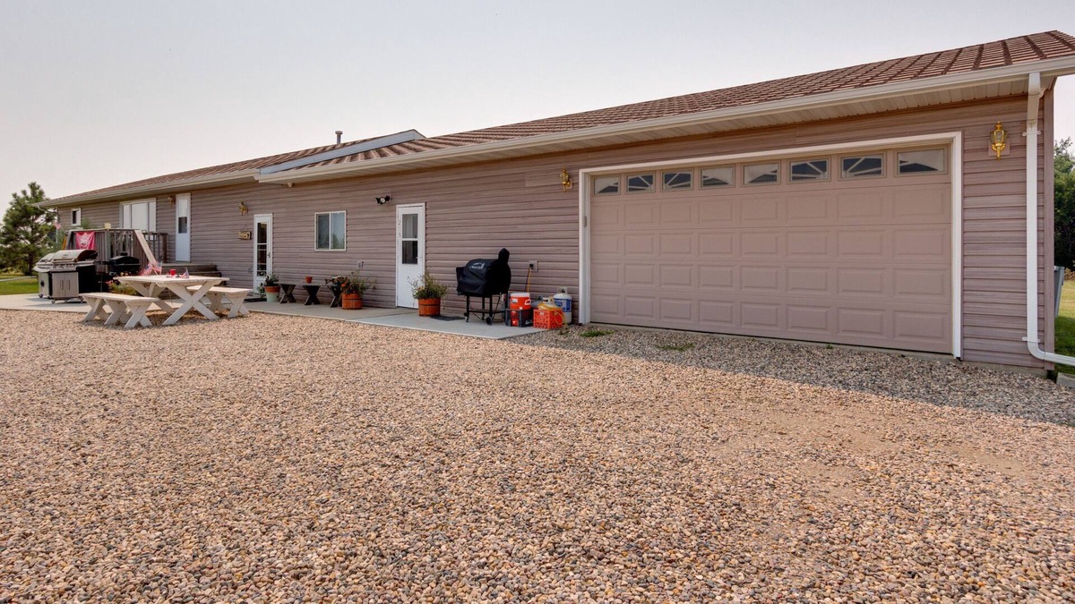 Devils Lake House | Fish Camp Lodging