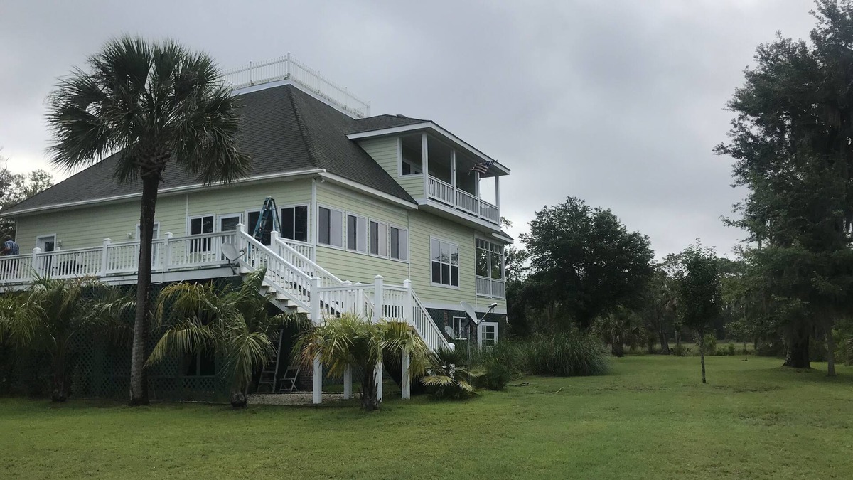 Meridian House | Fish crab off private dock/ hot tub golf cart outdoor kitchen kayaks and more!