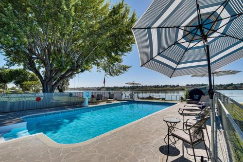 Moses Lake House | Fish, Hunt, Off-Road Moses Lake Family Getaway!