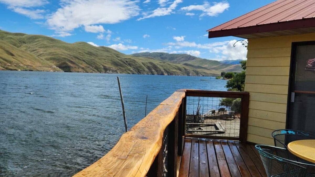 Huntington House | Fish/Hunt on the Snake River - Property Sold - SEE New VRBO Link In Description