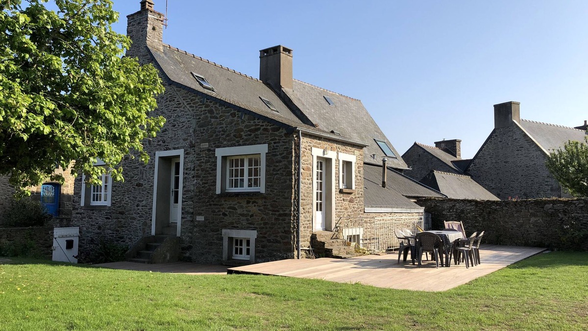 Le Minihic-sur-Rance House | Fisherman's cottage with enclosed garden 150m from the water - 120m2 (6 people)