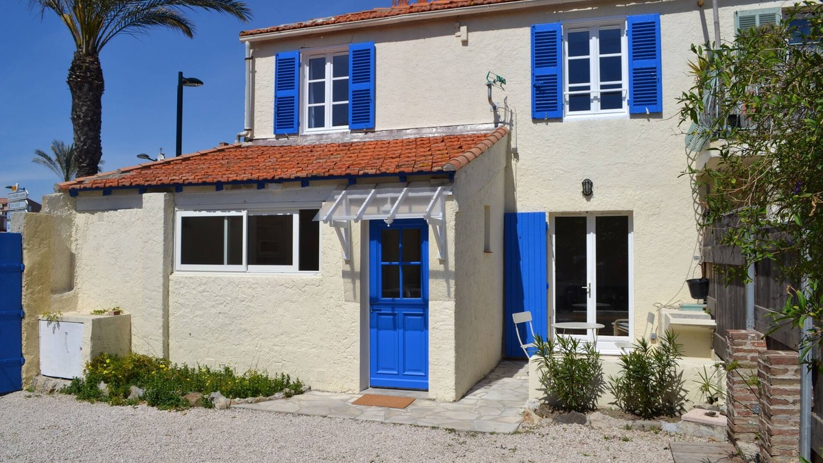 Le Brusc House | Fisherman's house on the port of Brusc