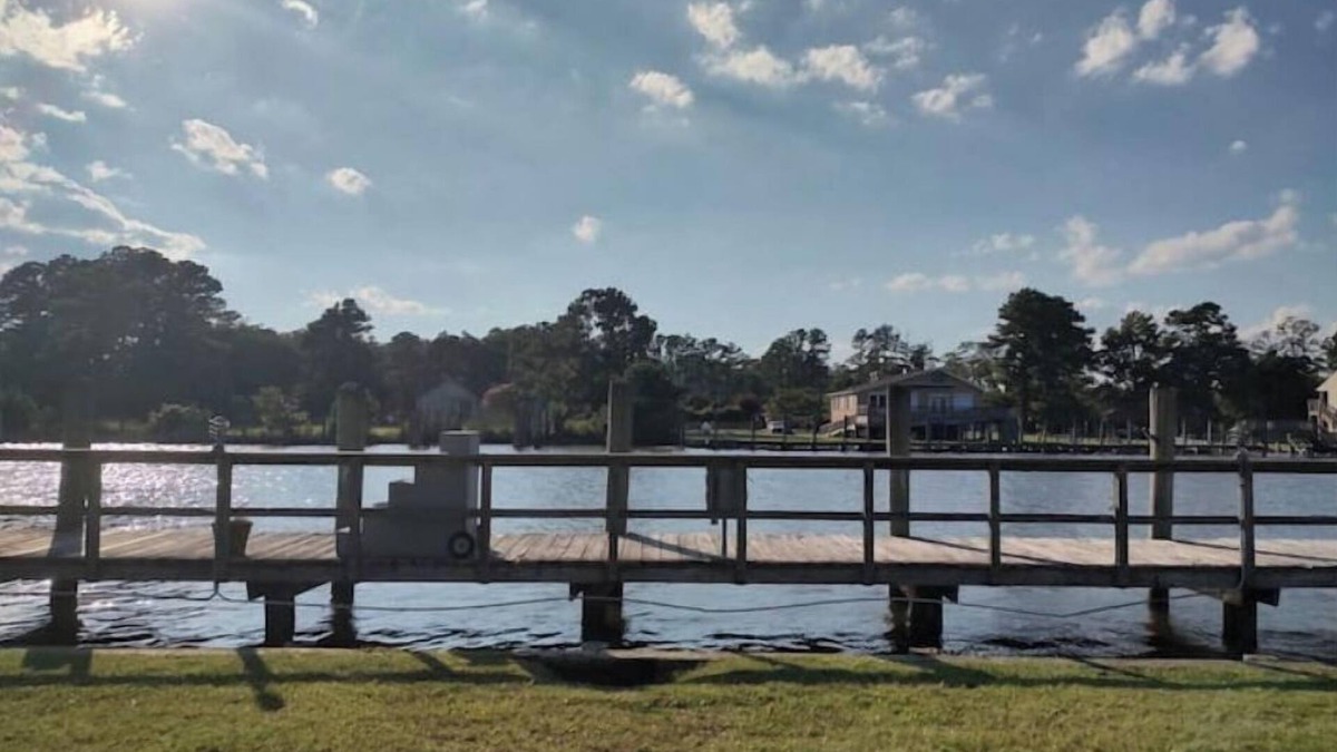 Coinjock House | Fisherman's Bend - Patio on ICW - Dog Friendly!