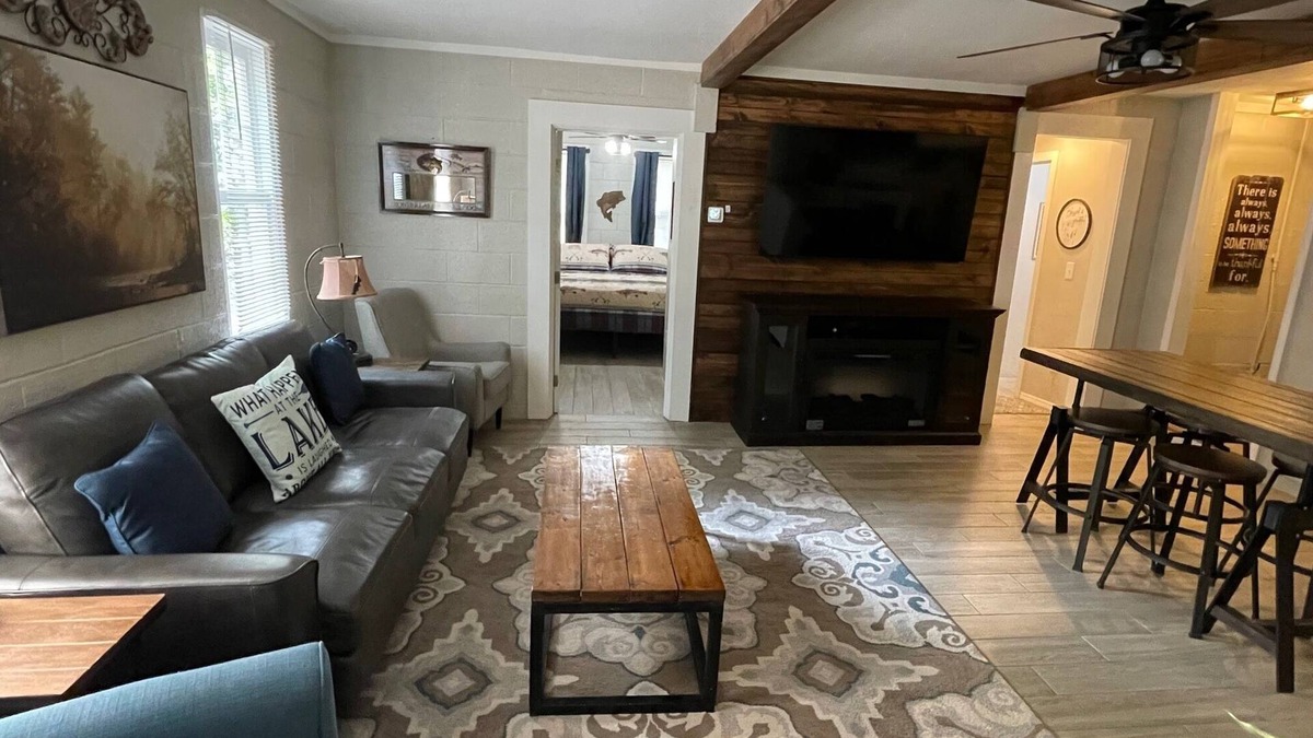 Wagoner Cabin | Fisherman's Flat Cozy 3-bedroom cabin short walk to water at Cypress Cove