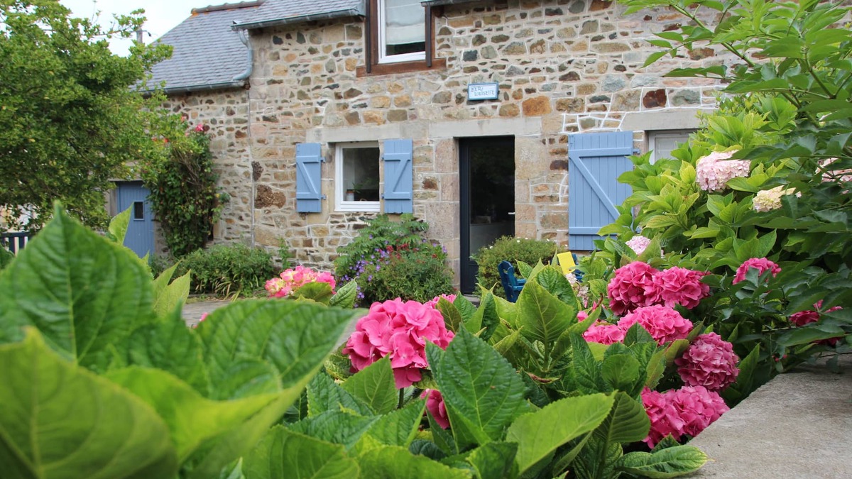 Planguenoual House | Fisherman's house in authentic hamlet by the sea.