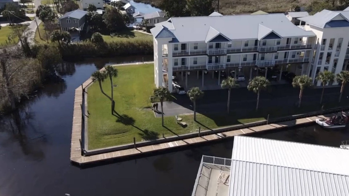 Suwannee Condo | Fisherman’s Dream - condo on canal where the Suwannee meets the Gulf