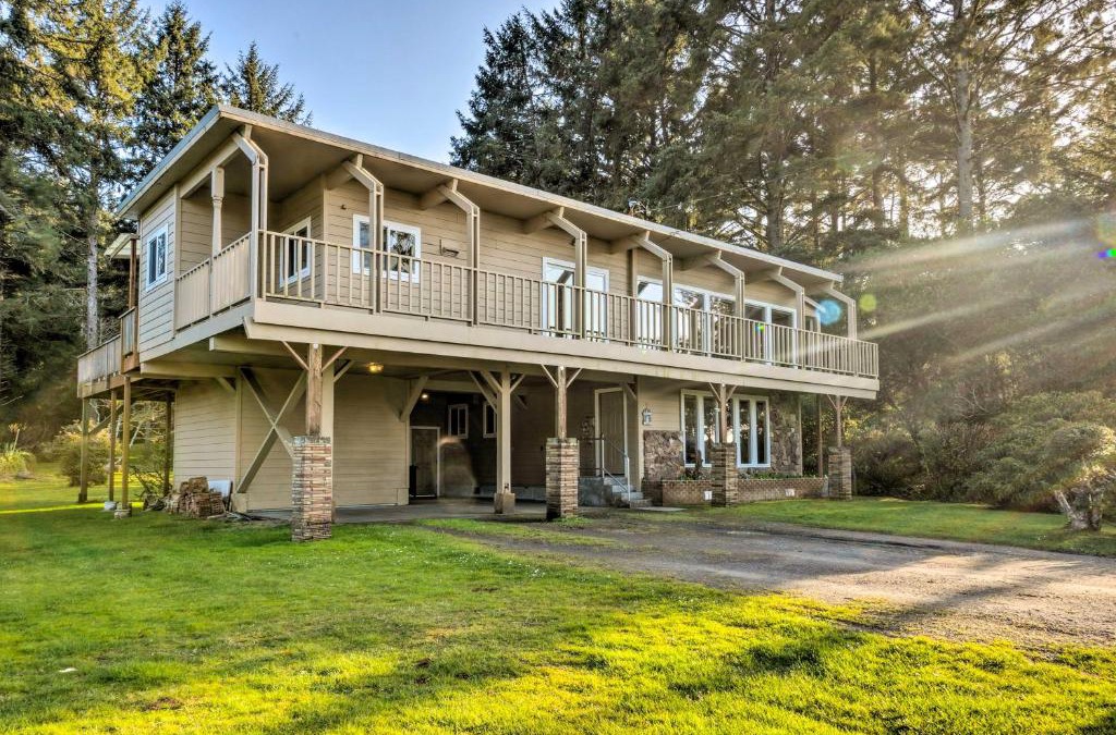 Coos Bay House | Fishermens Paradise in Coos Bay Walk to Beach!