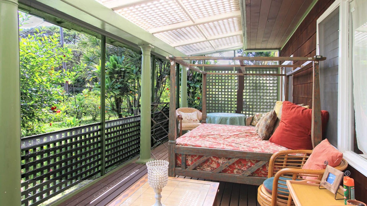 Hana House | Fisher’s Hana Bay Hale - In Hana Town across from the Bay STHA-2017 0002