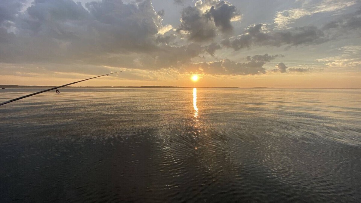 Garrison Apartment | Fishing, boat rental, fenced yard, canoe, ping pong!
