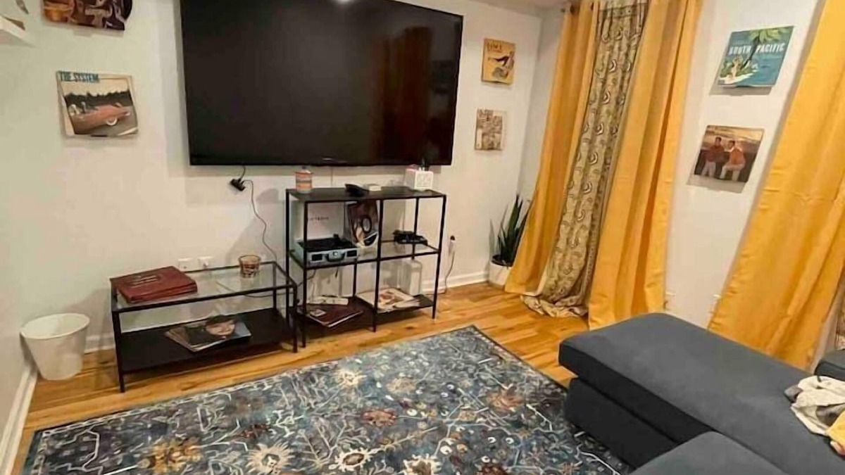 Olde Kensington House | Fishtown/No-Liberties Perfect Retro Record Spot