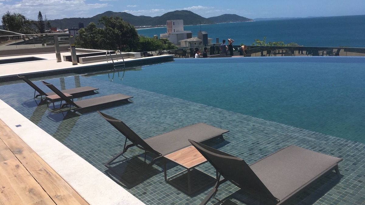 Ingleses Sul Apartment | Fit new design - play area with infinity pool and spectacular view