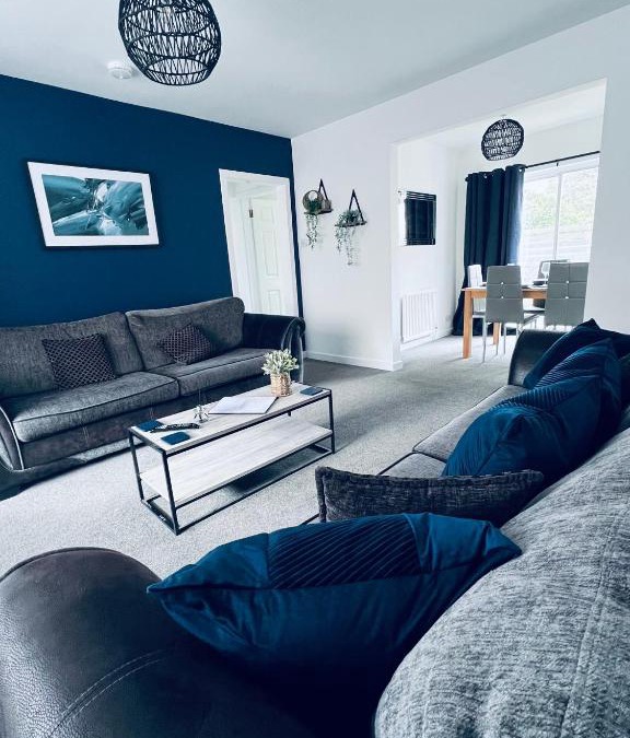 Dalkeith House | Five Bedroom Five Bathroom House - Dalkeith