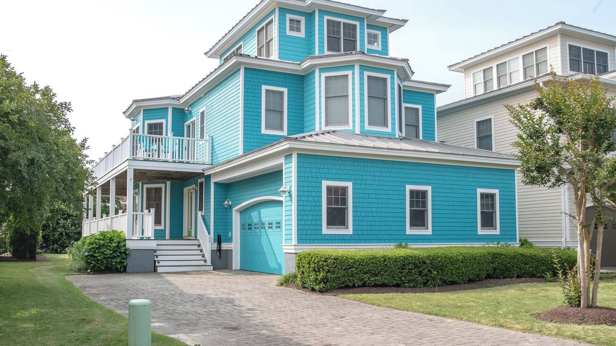 Cape Charles House | Five Minute Walk to the Beach Sleeps 11
