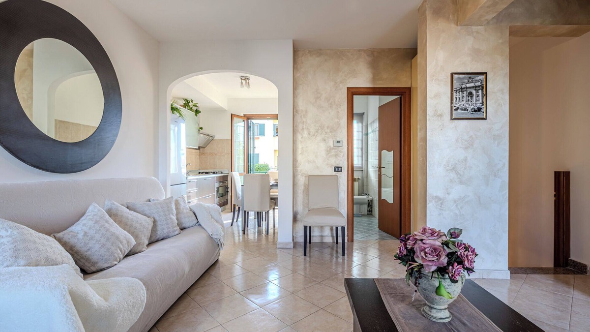 Rome Province Apartment | Five minutes away from the Lunghezza Castle court gardens serving the public