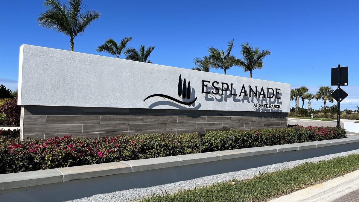 Sarasota Villa | Five star accommodations designer finishes in luxurious furnishings.