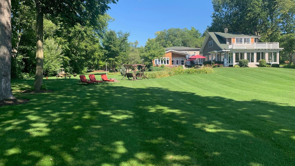 Powers Lake House | Five star resort on POWERS LAKE LAKEFRONT; SLEEPS 30+;