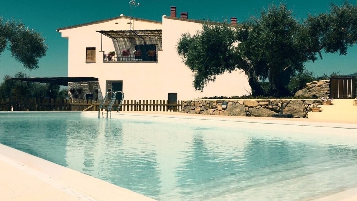 Almoharin Villa | Five star villa with fabulous swimming pool