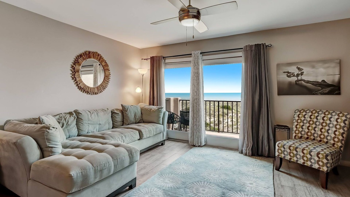 Amelia City Condo | FL-GA Game! Lovely Ocnfrt Condo w Country Club Perks!- Ocnfrt Pool & Golf