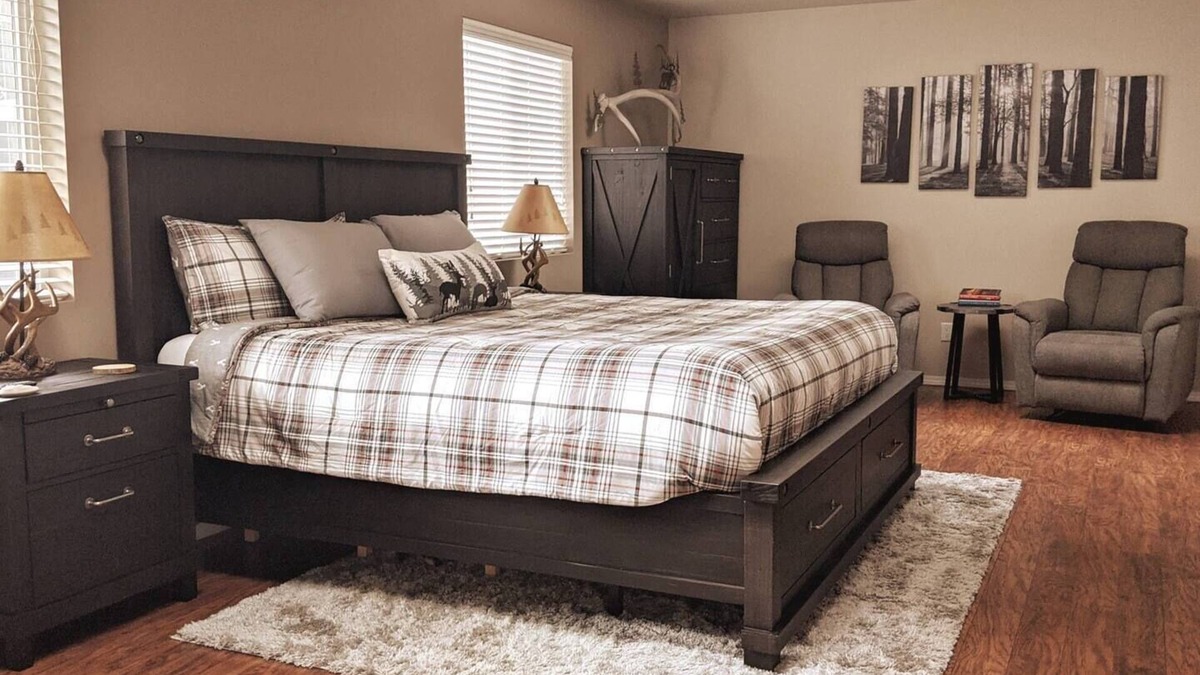 Mountainaire House | Flagstaff getaway! Dog Friendly, No Fee - Hot Tub - Fire Pit - Central A/C