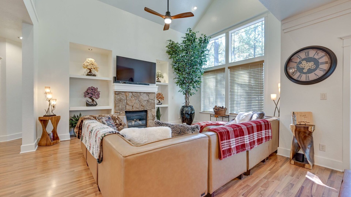 Ponderosa Trails House | Flagstaff Hideaway: Private Hot Tub, 4 Mi to Dtwn!