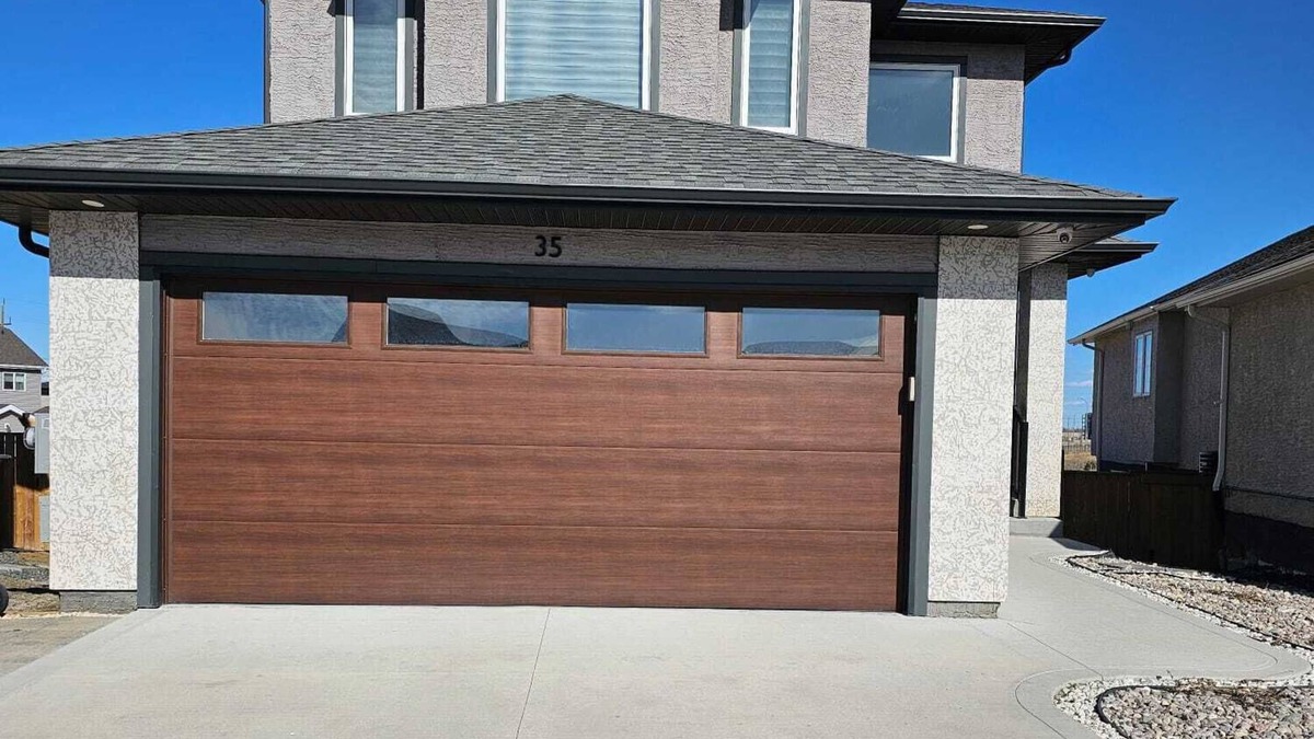 Transcona House | Flamingo Home! A family-friendly home with 4 bedrooms and 3 bathrooms.