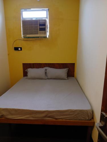 Gorakhpur House | Flamingo inn-KV tower 2nd floor, Paidleganj Kalepur,Kasia road, Gorakhpur