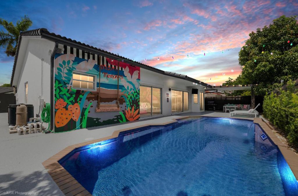 Richmond West House | Flamingo's Resort 5 Bdrooms Gameroom Heated Pool