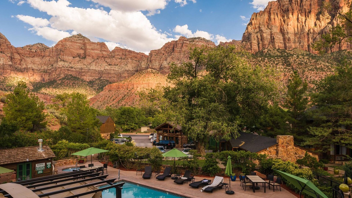 Zion National Park South Entrance Hotel | Flanigan's Resort and Spa