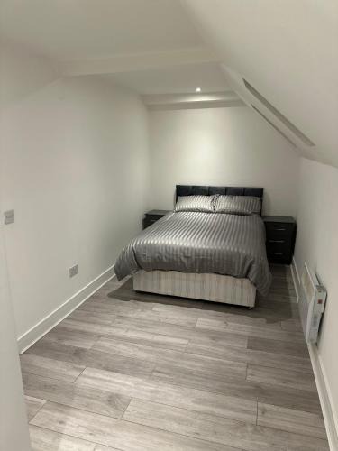 Epsom Apartment | Flat 10 - Epsom High Street