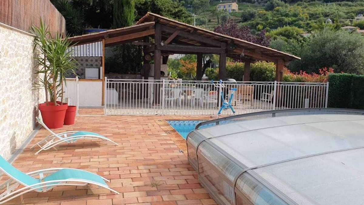 Falicon Apartment | Flat 3 rooms on the ground floor in villa with pool