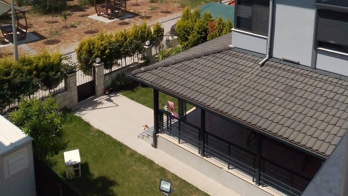 Cumhuriyet Apartment | Flat Close to Sea with Balcony in Seferihisar