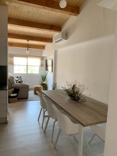 Eixample Apartment | Flat in Girona City Centre - 5 mins from Old Town and Train Station
