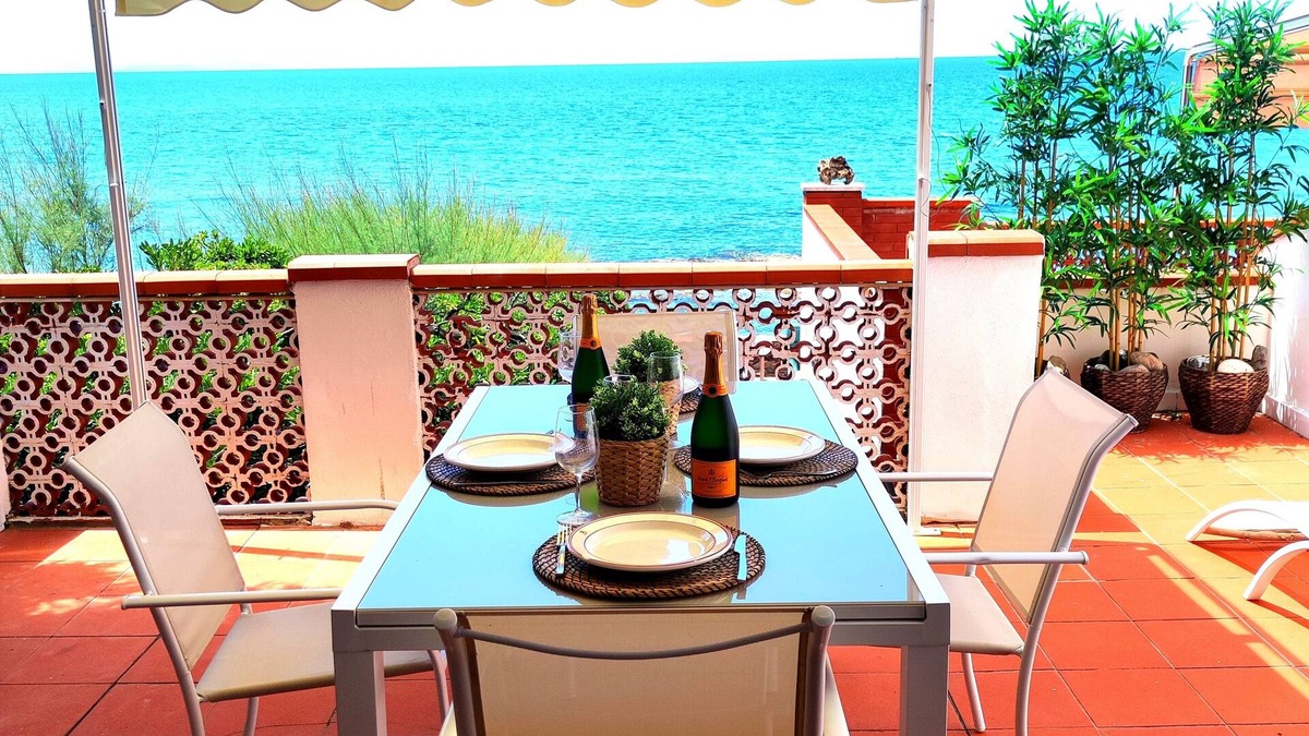 Castiglioncello Apartment | Flat on the beach