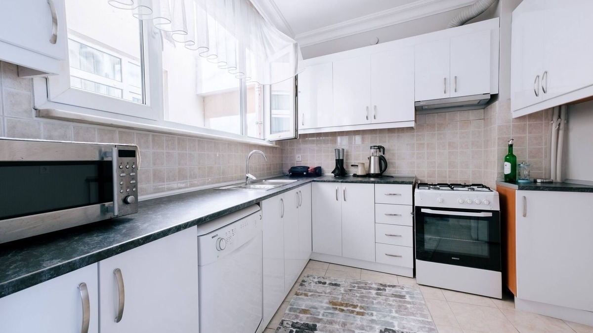 Moda Apartment | Flat w Balcony 3 min to Moda, 7 min to Bull Statue