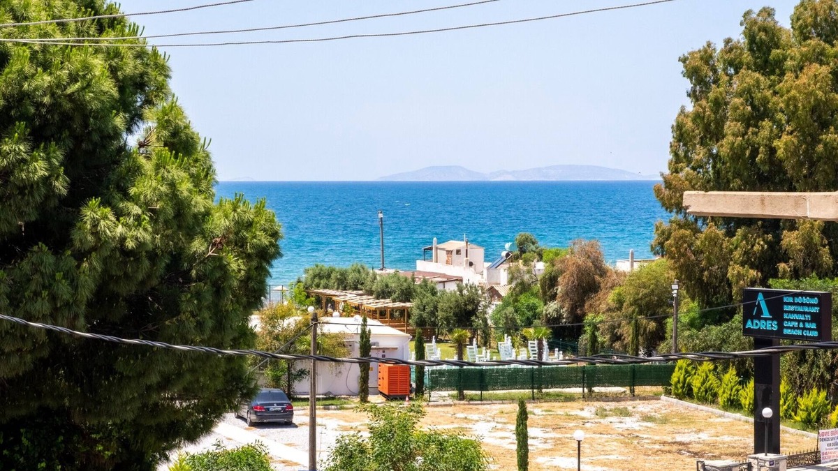 Yalıkoy Apartment | Flat w Sea View Terrace 1 min to Beach in Didim