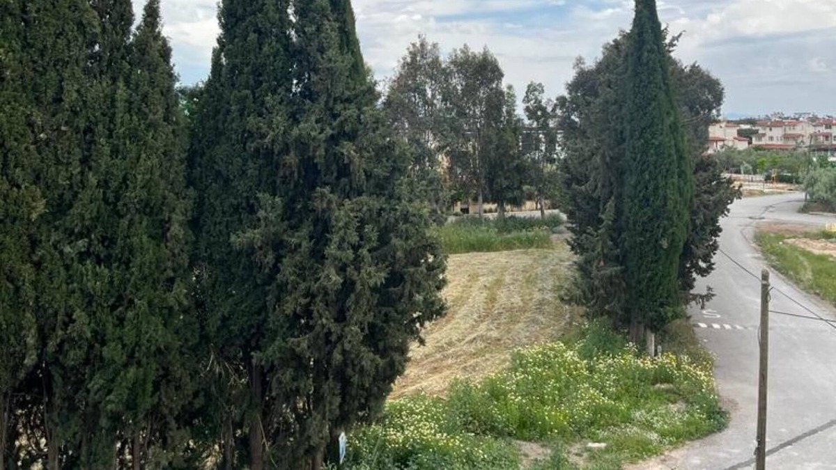 Cumhuriyet Apartment | Flat with Garden and Balcony in Seferihisar