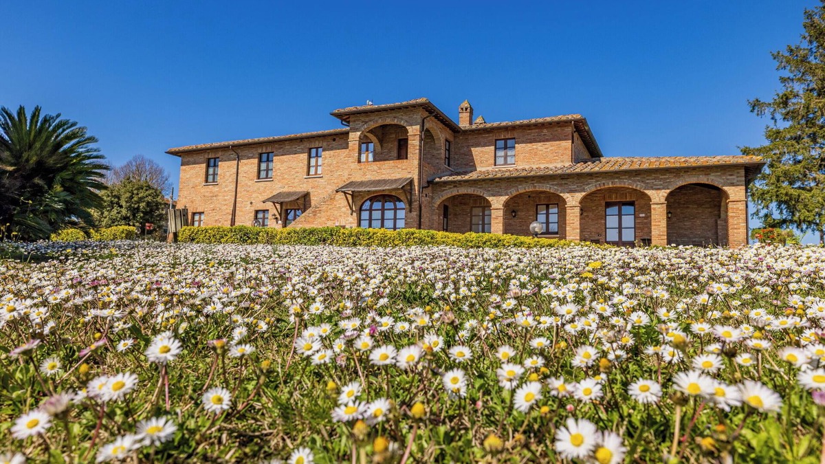Montepulciano Apartment | Flat with private terrace,A/C, in a wine estate with pool,Spa,children friendly