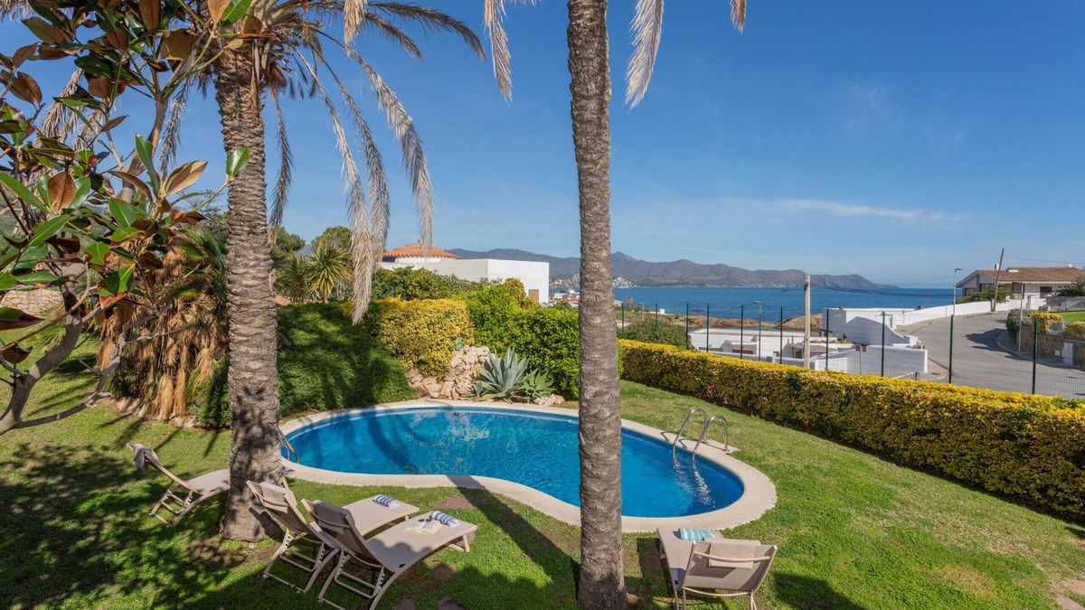 Port de la Selva Villa | Flateli. Far de S'Arenella