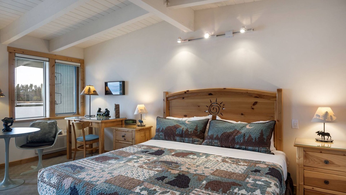 Polson Condo | Flathead Lake Waterfront Studio!