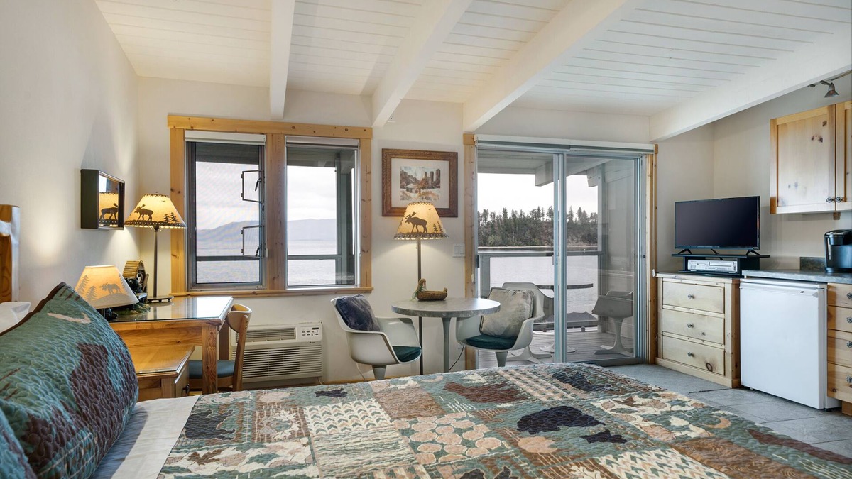Polson Condo | Flathead Lakefront Studio!