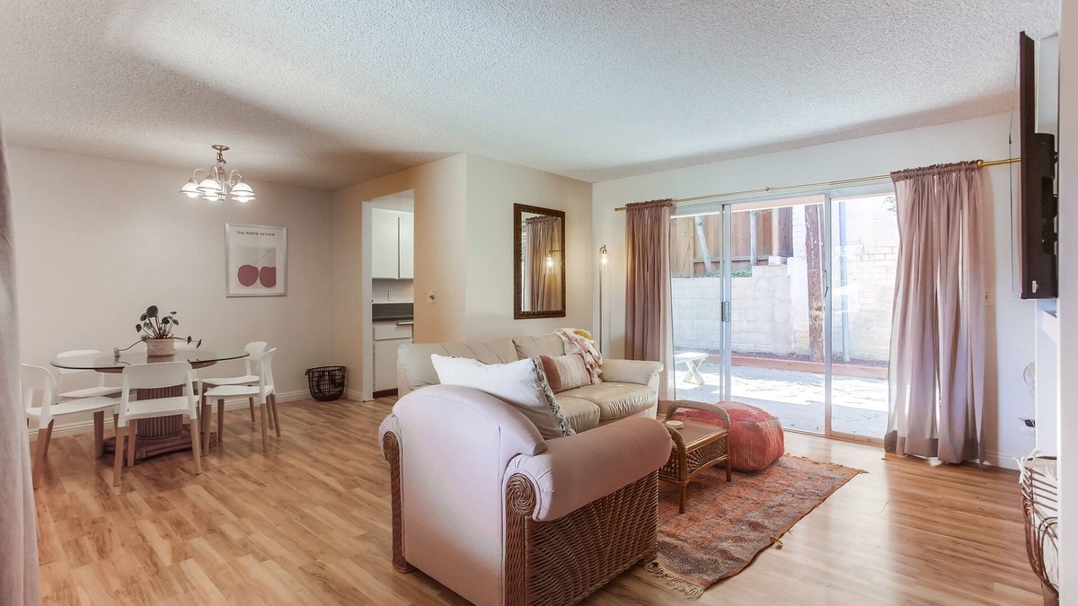Olde Solana Beach Condo | Fletcher Cove Condo with large yard for Dogs, one minute walk to Fletcher Cove!