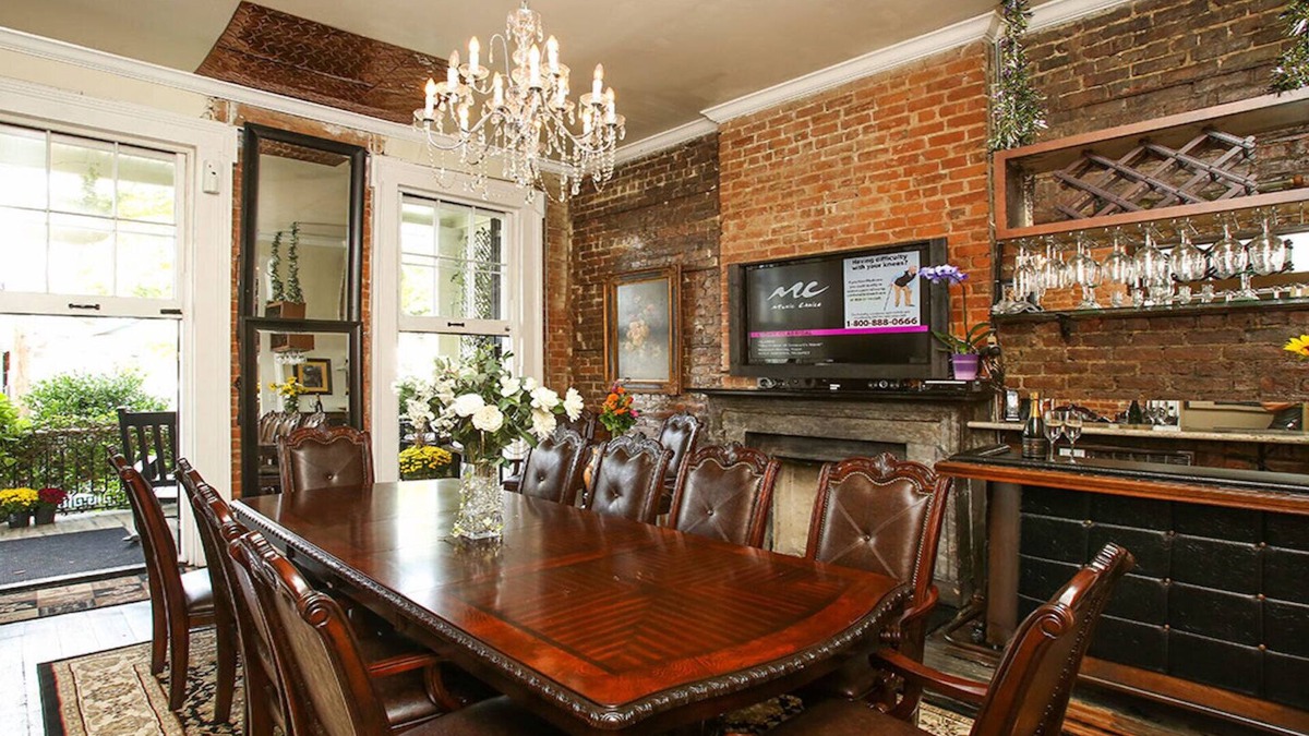 Lower Garden District Bed & Breakfast | Fleur De Lis Mansion ,pool, near French Quarter & Superdome lic.Bnb 317134