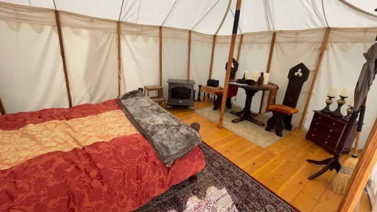 Drumheller Apartment | Fleur-de-lis - tent at Good Knights Medieval