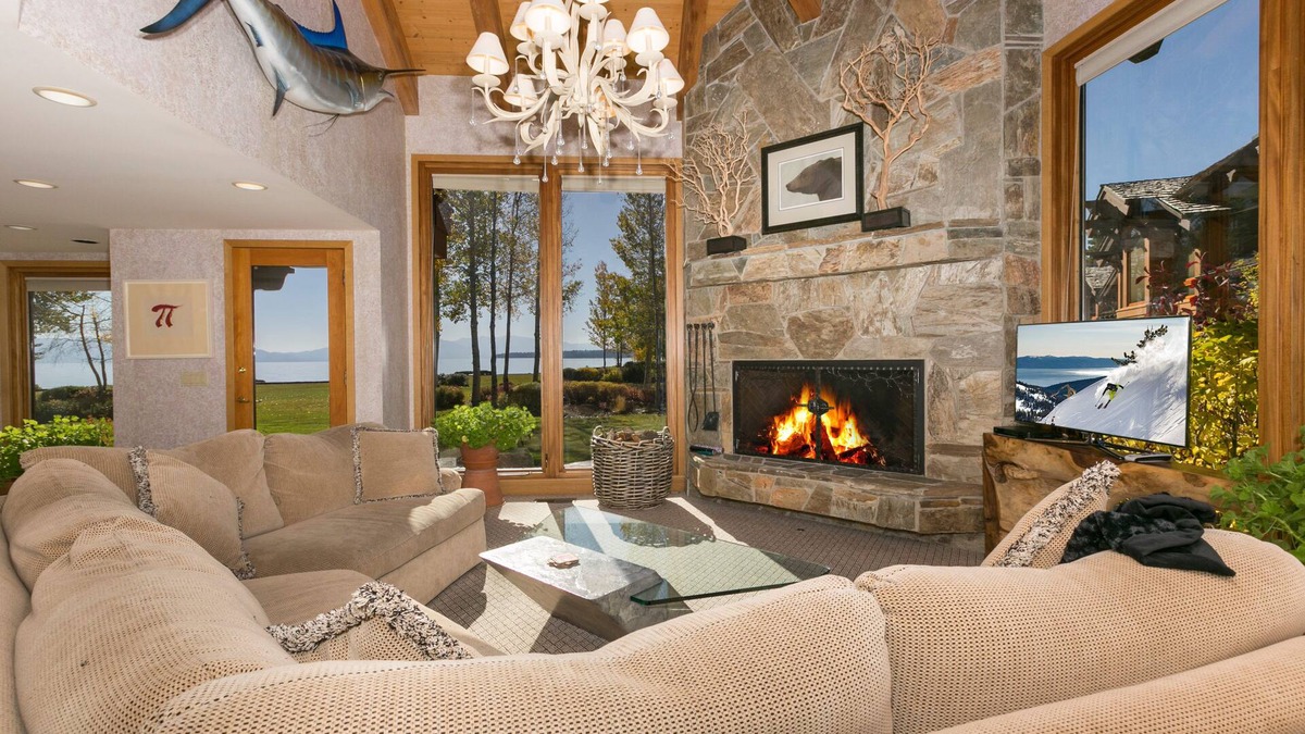Homewood House | Fleur Du Lac 16 By Tahoe Getaways - Lakefront Monthly Rental with Pool, Tennis, Gym, Boat Slip
