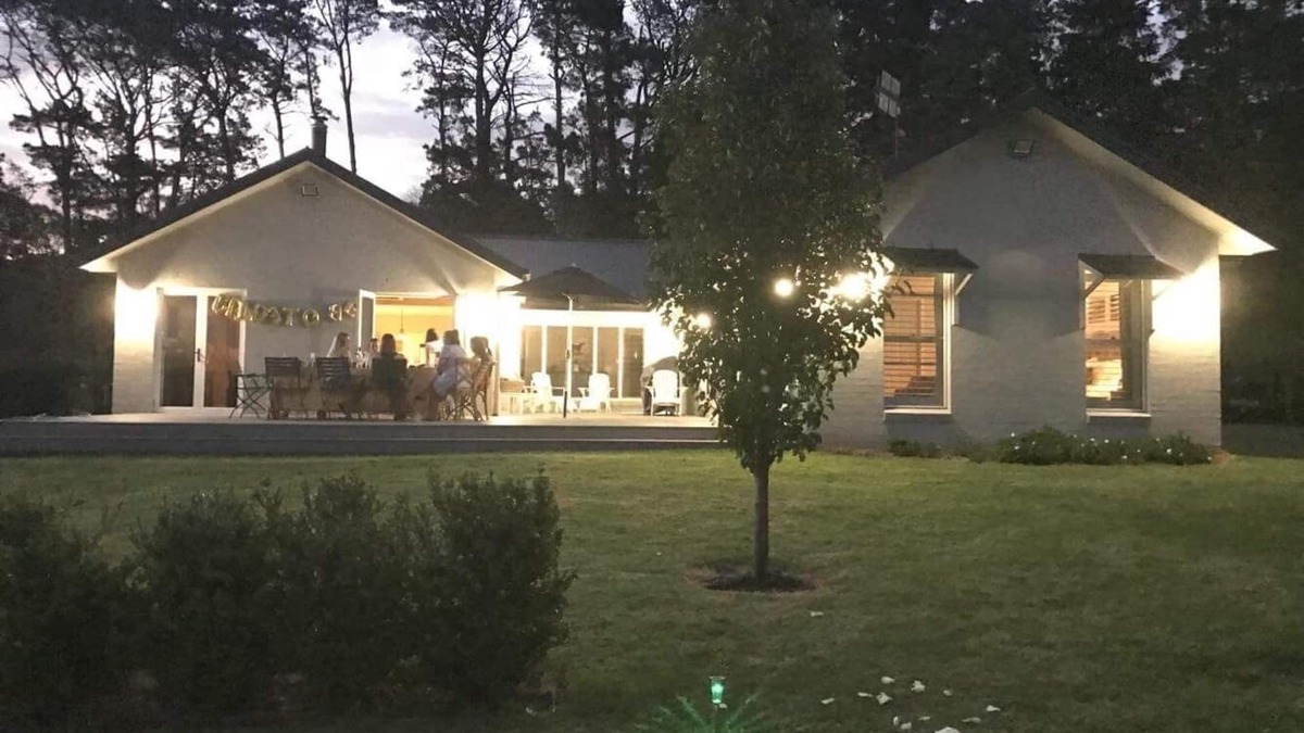 Berry House | "Fleurwood" - walkable distance into Berry