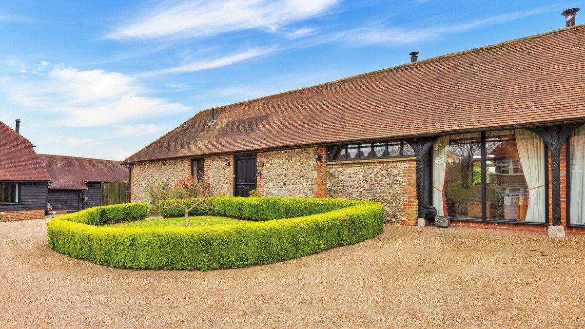 Faversham Cottage | Flint Barn