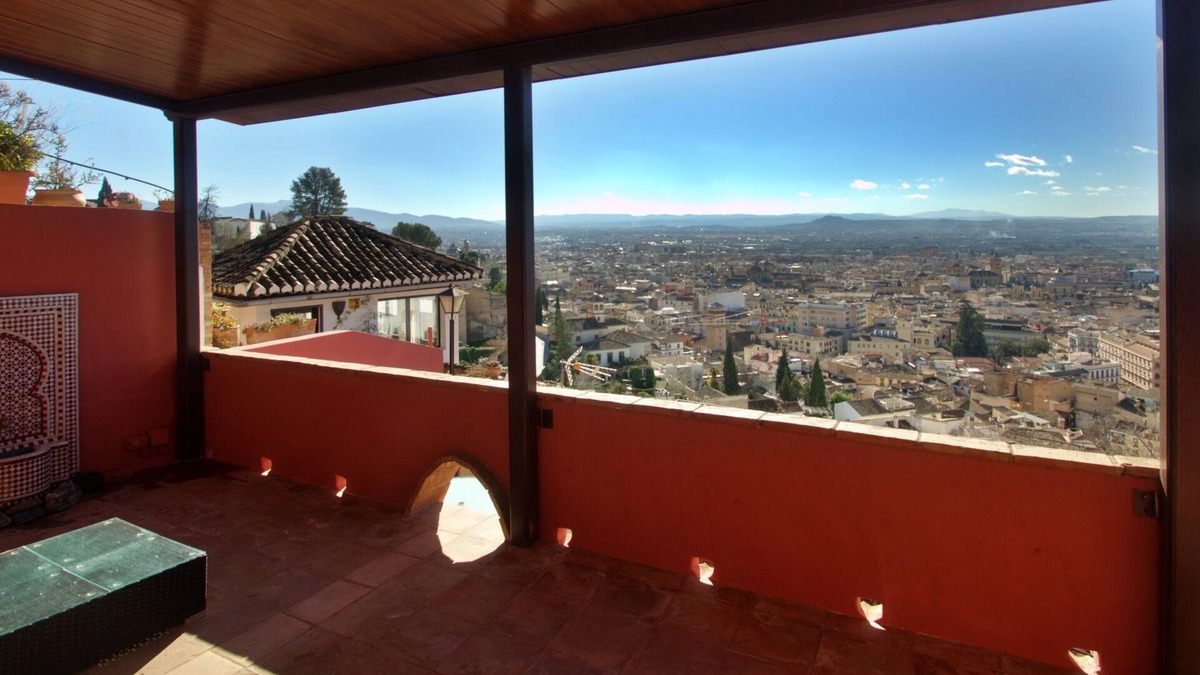 San Ildefonso House | Flintstone house for 8 persons, private terrace and parking.