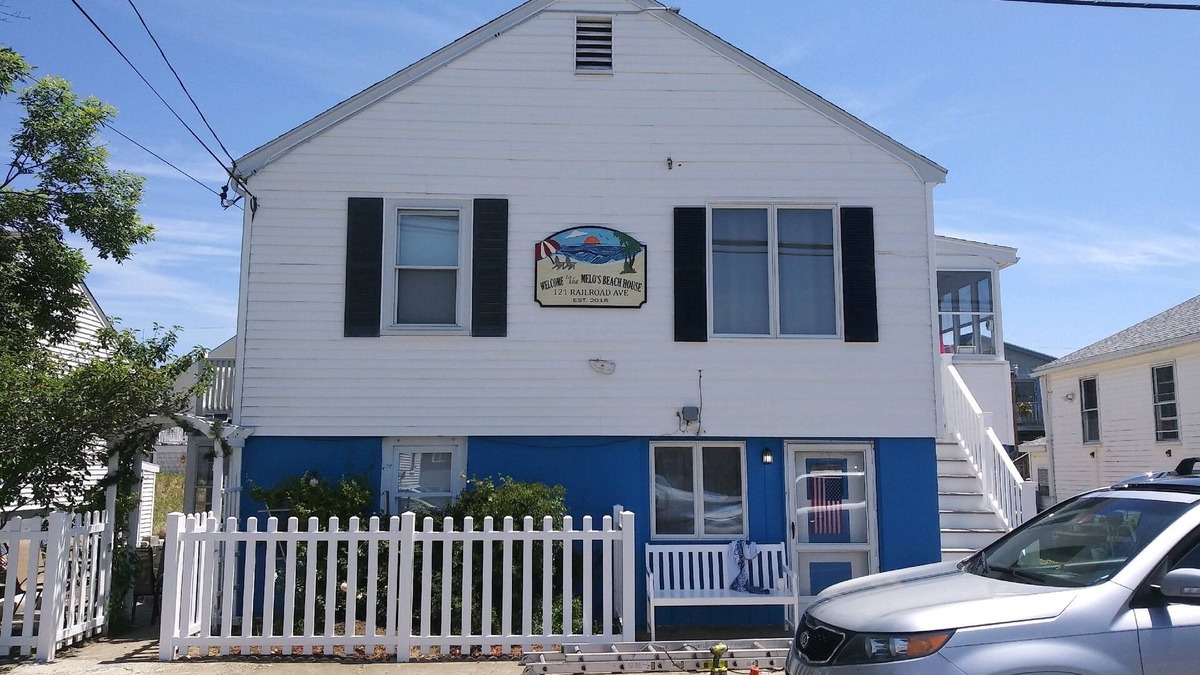 Salisbury Beach Apartment | Flip Flop, Salisbury Beach, Melo's Beach House rentals