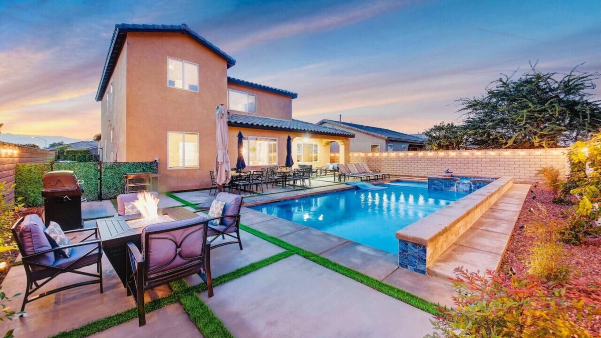 Coachella House | Flirty Flamingo/Huge Pool/Spa